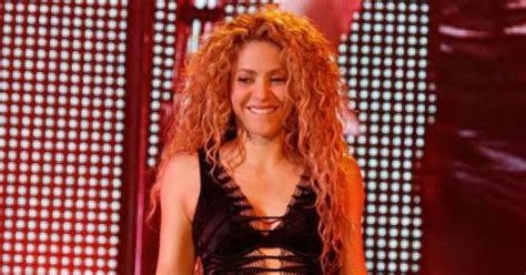 No Te Pierdas Los Looks Más Sexys De Shakira Sobre El Escenario