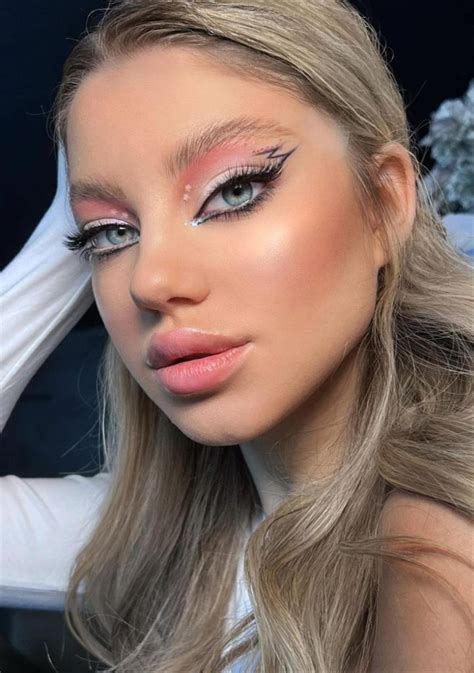 30 Cute Valentines Day Makeup Looks To Rock In 2023 Lily Fashion Style