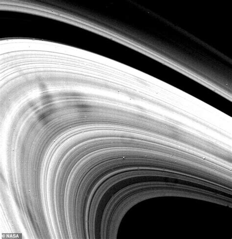 Saturn S Rings Have Mysterious Smudges In New Hubble Space Telescope Photos Daily Mail Online