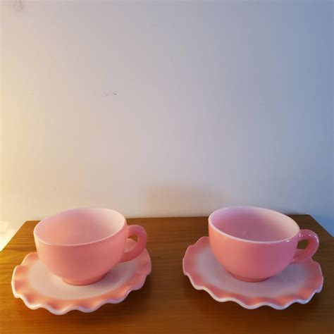 Vintage Hazel Atlas Crinoline Or Ripple Pattern Pink White Cups Saucers