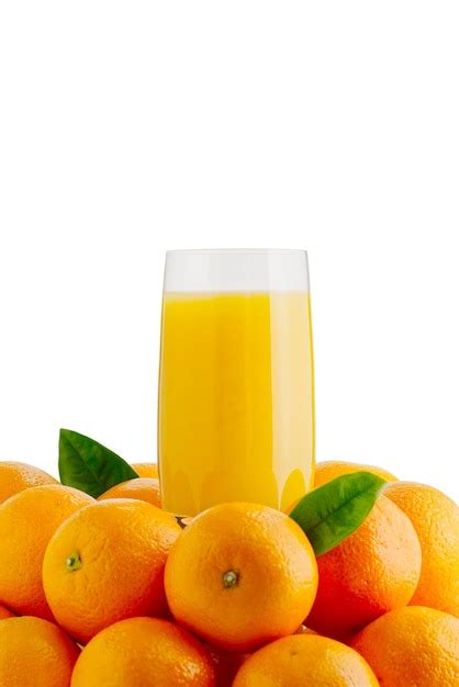 Suco De Laranja Fresco Em Frutas De Vidro Laranja Isoladas Em Design De