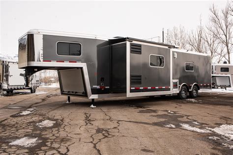 Gooseneck Toy Hauler With Living Quarters Wow Blog