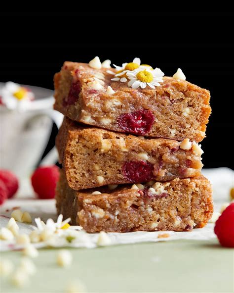 White Chocolate And Raspberry Blondies Bites With Bri