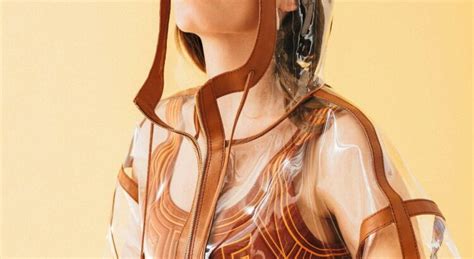 Emma Mackey Sex Education Mon Personnage Est Bien Plus Qu