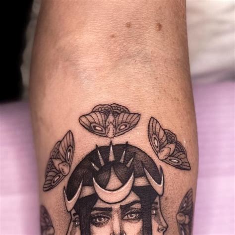 𝐉𝐎𝐑𝐃𝐀𝐍 𝐂𝐔𝐍𝐍𝐈𝐍𝐆𝐇𝐀𝐌 on Instagram Hecate goddess of the crossroads for