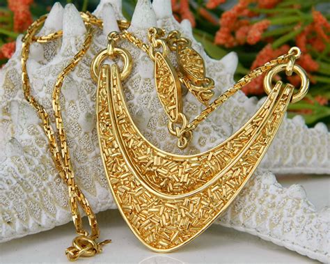 Vintage Trifari Confetti Pendant Necklace Articulated Gold Necklaces
