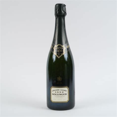 Lot de 1 BOUTEILLE CHAMPAGNE BOLLINGER GRANDE ANNÉE 1992 COFFRET