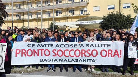 Torre Annunziata Pi Di Mille In Piazza Riaprite Il Pronto Soccorso A