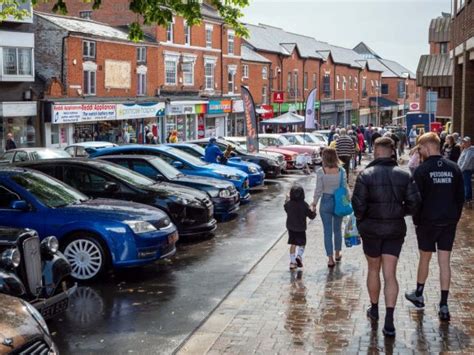 redditch classic car show hailed  success  redditch standard