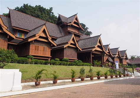 Melaka Sultanate Palace Museum - TourismMelaka.com