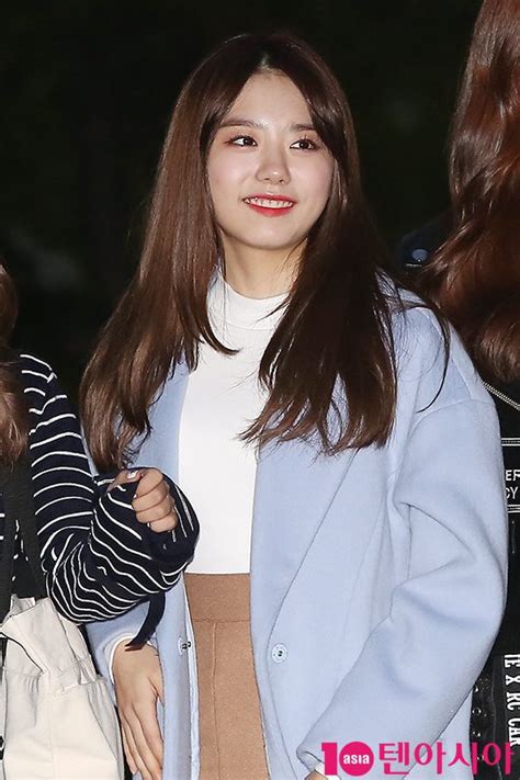 Ten Photo 아이오아이 김소혜 언제 봐도 꽃미모 텐아시아