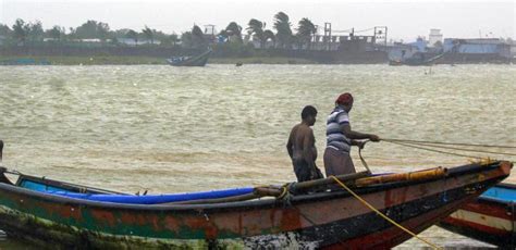 9 Dead As Cyclone Titli Hits Andhra Pradesh Odisha India News