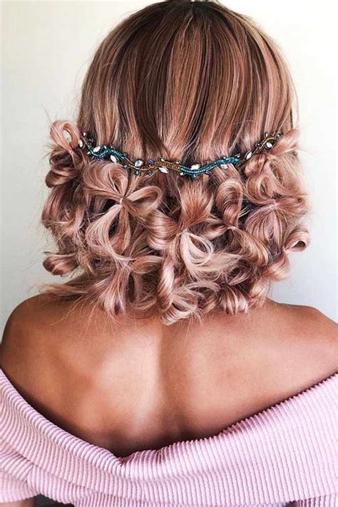 Graduation Hairstyles To Make Your Cap Fit Like A Glove