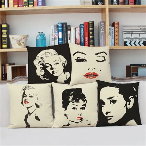 Marilyn Monroe Print Cushion Case Linen Cotton Cushion Cover Christmas