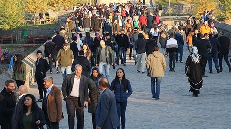 DİYARBAKIR BAYRAM ÖNCESİ TURİSTLE DOLDU TV Haberleri TV100