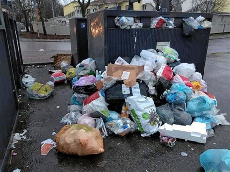 Kierrätyspiste poistetaan jatkuvien väärinkäytösten vuoksi – Ohje: "Älä ...