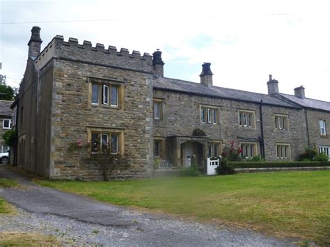 West Burton Houses 1 © Michael Dibb Cc By Sa20 Geograph Britain