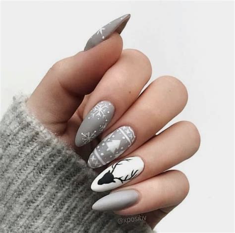 15 Delightful Holiday Nail Designs Wonder Forest