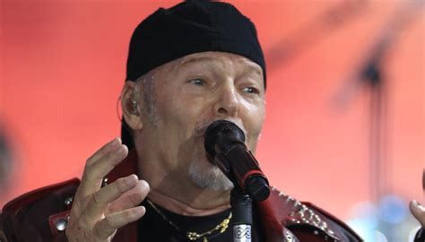 Vasco Rossi Compie Anni Gli Auguri Di Compleanno E La Festa Online