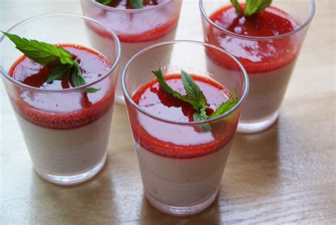 Erdbeer Panna Cotta