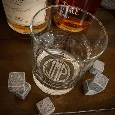 Monogrammed Whiskey Glasses Set Circle Monogram Fathers Day T Lone Star Etch