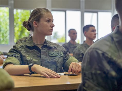 Leonor en la Academia Militar Imágenes y detalles de su formación