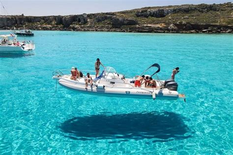 One Day Boat Tour In The Egadi Favignana And Levanzo Sicily Insider