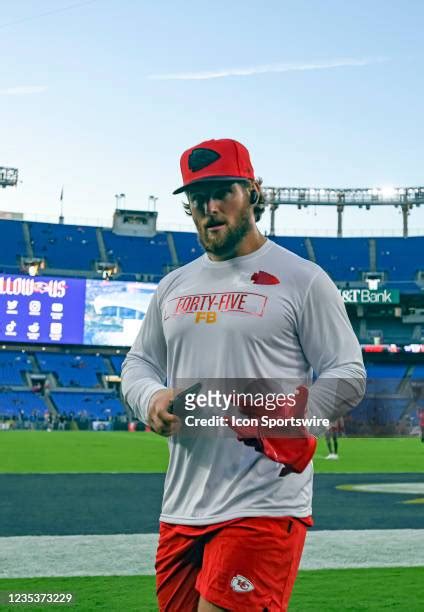 131 Michael Burton American Football Player Stock Photos High Res