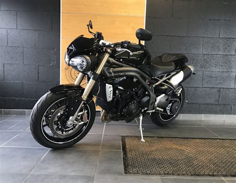 Speed Triple 1050 S Adventure Bmw