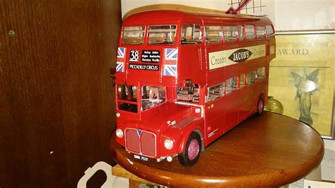 London Bus Plastic Model Vehicle Kit 124 Scale 07651