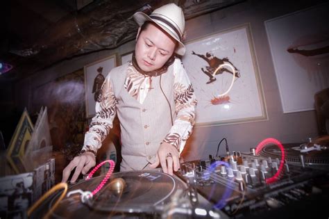 来週末2月29日はヌードレストラン NUDE RESTAURANT