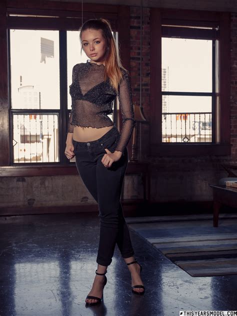 Beautiful Brunette Model Revealing Her Amazing Nude Body Curves Photos