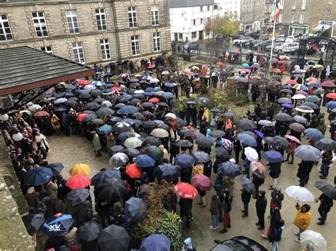 À Vannes un millier de personnes rassemblées à la préfecture pour dire