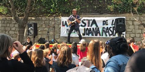 L Escola Joan Maragall reivindica la infància amb la 4a F