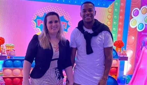 Esposa De Robinho Demonstra M Goa Pelo Estupro Coletivo Cometido Pelo