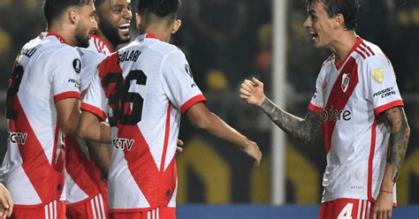 Nicolás Fonseca marcó lo que será el mejor gol de la Copa Libertadores