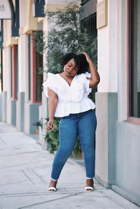 Zara Plus Size Outfits Just A Pleated White Top With Skinny Jeans