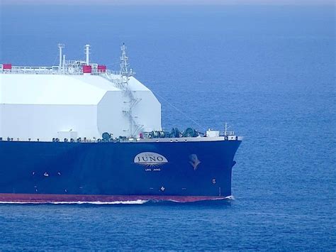 Lngガス運搬船「 Lng Juno」 大型船雲maru