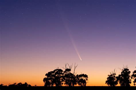 Comet Last Seen By The Neanderthals Set To Pass Earth Greekreporter