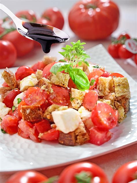 Salade De Tomates Et Mozzarella Tomatelabelrouge