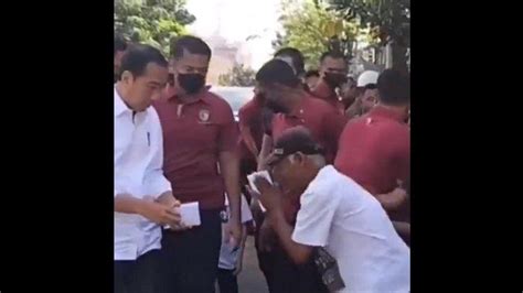 Presiden Jokowi Diserang Lagi Kali Ini Soal Pembagian Bansos