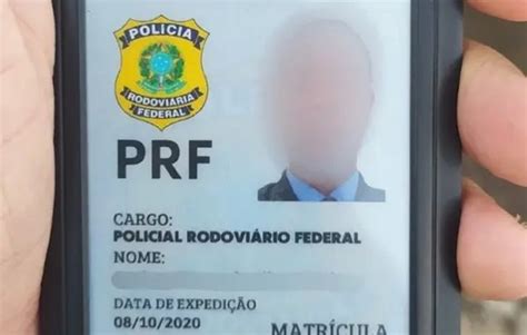 Homem Finge Ser Policial Para Viajar De Gra A Em Salvador E Preso