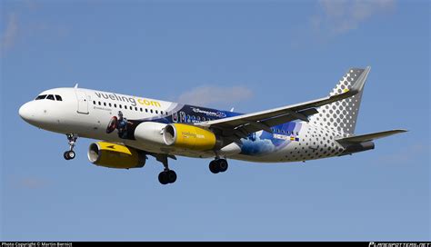 EC MYC Vueling Airbus A320 232 WL Photo By Martin Bernict ID 1257161