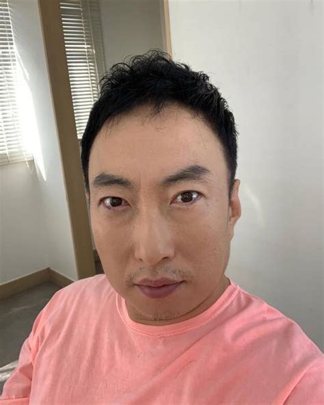 “소년명수 컴백” 박명수 자신감 넘치는 부리부리 눈빛 Sns★컷 손에 잡히는 뉴스 눈에 보이는 뉴스 뉴스엔