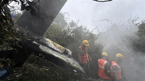 Nepal de helikopter kazası 5 kişi hayatını kaybetti Haberler