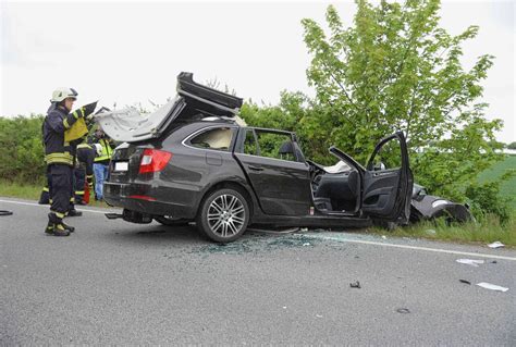 Update Schwerer Unfall In Reichenbach Kleinkinder An Bord