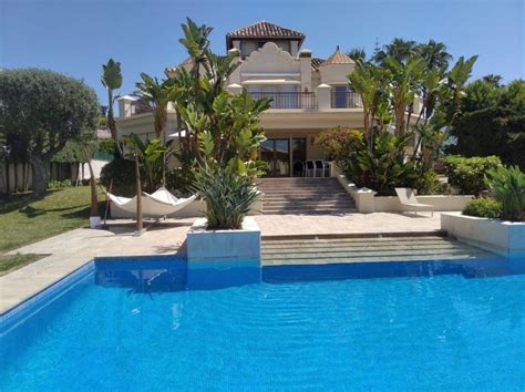 Exclusiva Villa Chalet De M En Venta En Marbella Espa A