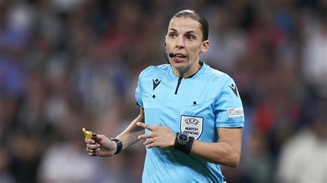 Stéphanie Frappart se convertirá en la primera mujer en arbitrar un