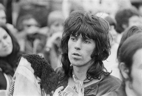 Keith Richards Quits Smoking, Cigarettes At Least