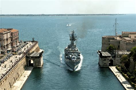 Taranto Apertura straordinaria del Ponte Girevole quando e perché